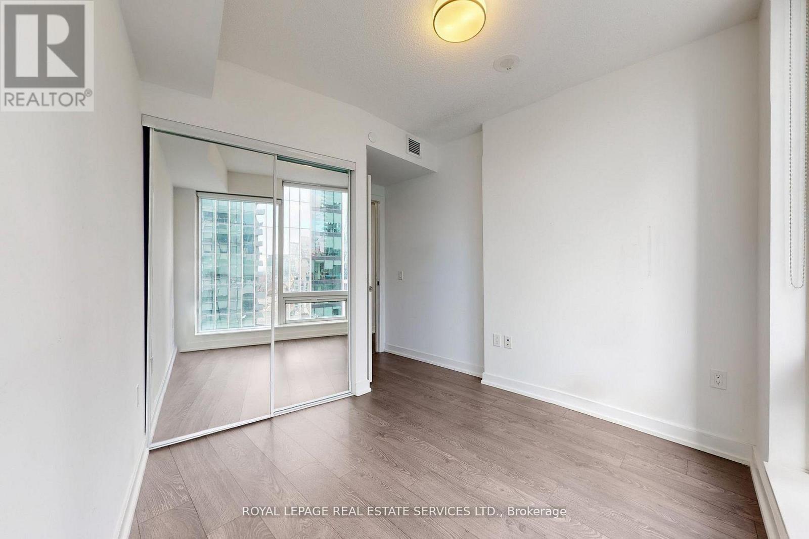 1403 - 10 York Street, Toronto, Ontario  M5J 2Z2 - Photo 19 - C12883382