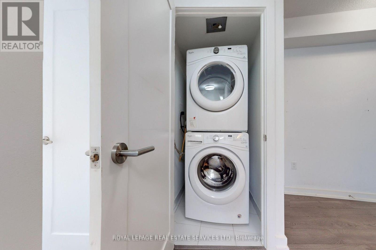 1403 - 10 York Street, Toronto, Ontario  M5J 2Z2 - Photo 23 - C12883382