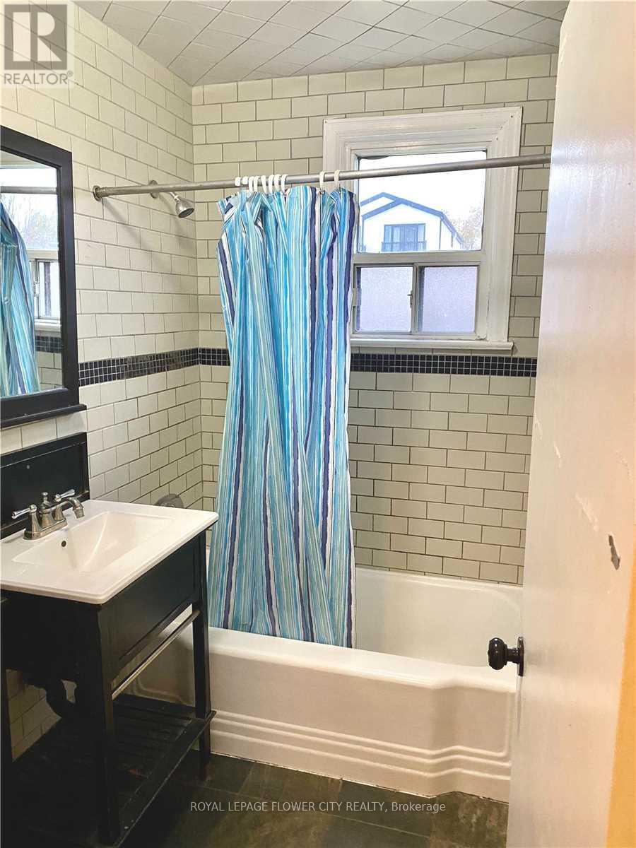 52 Claremore Avenue, Toronto, Ontario  M1N 3R9 - Photo 8 - E12883350