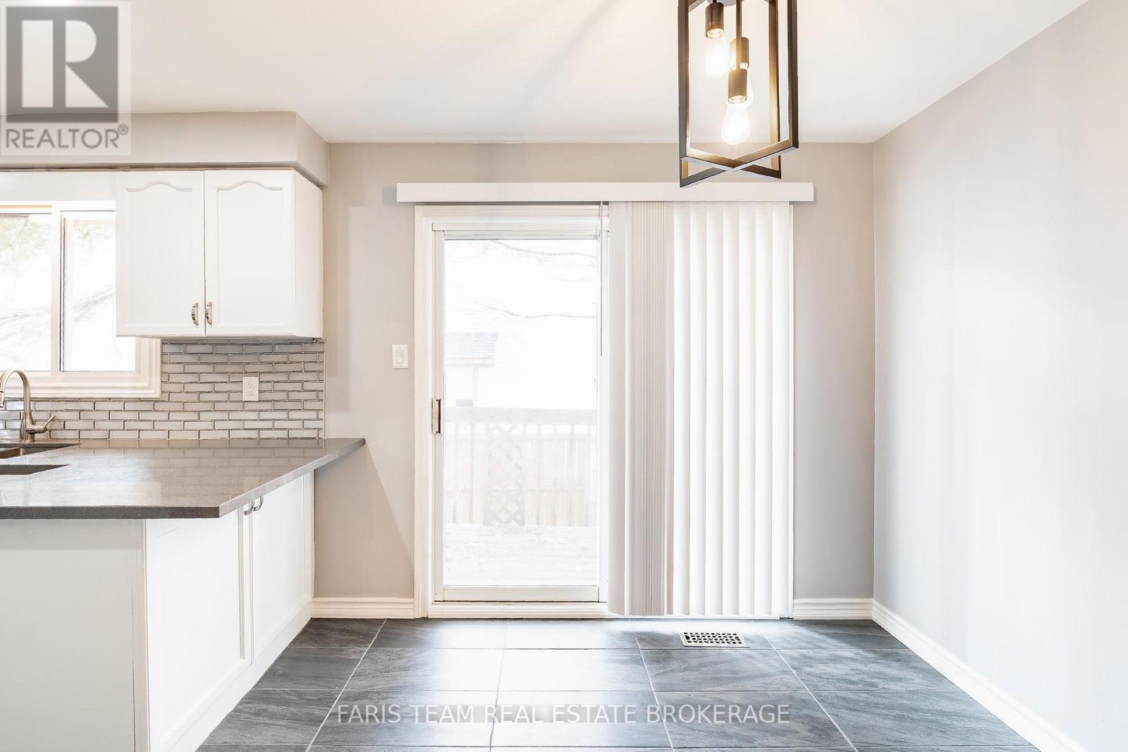 2200 Richard Street, Innisfil, Ontario  L9S 2C4 - Photo 11 - N12883368