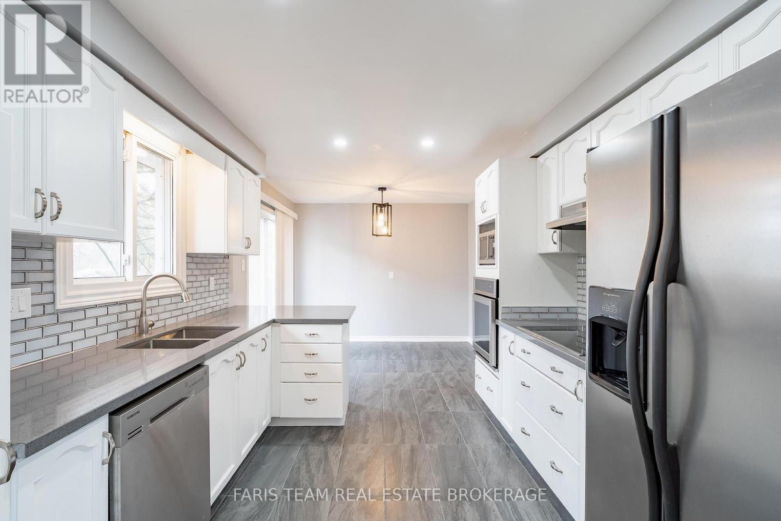 2200 Richard Street, Innisfil, Ontario  L9S 2C4 - Photo 6 - N12883368