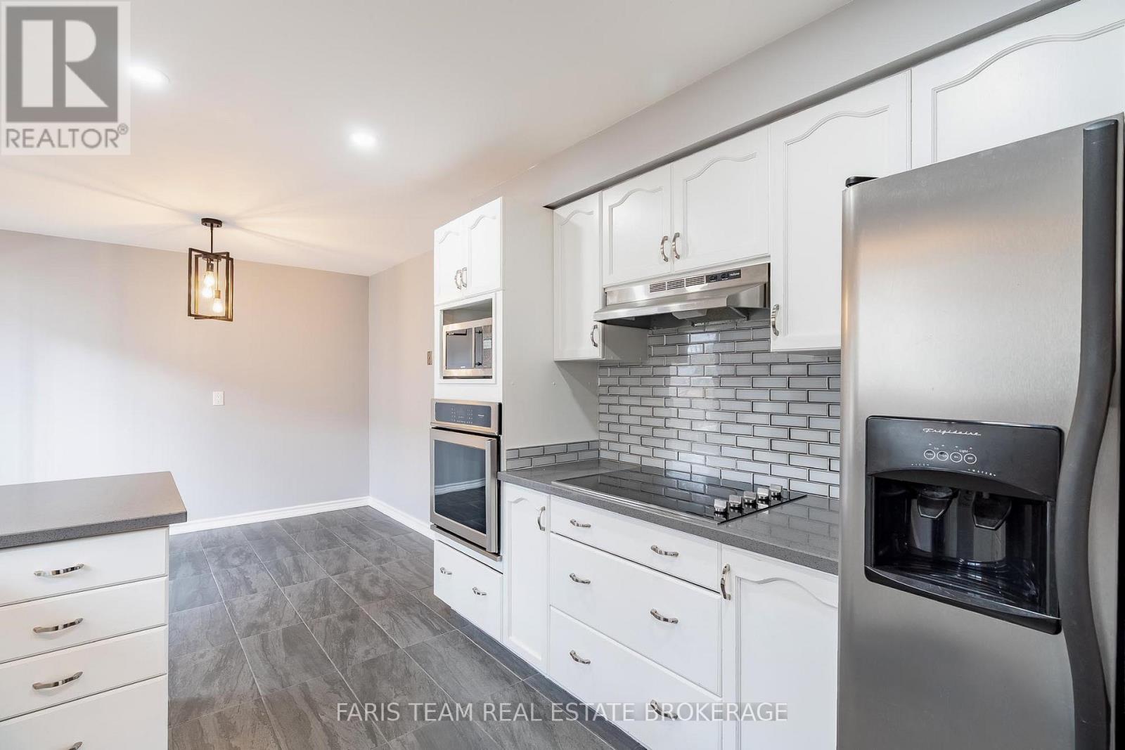 2200 Richard Street, Innisfil, Ontario  L9S 2C4 - Photo 7 - N12883368