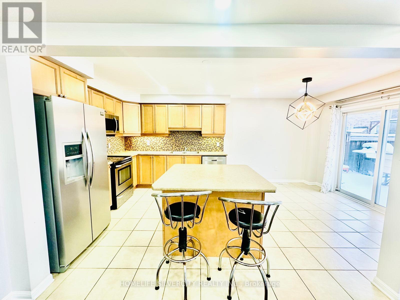 Main Level - 29 Lathbury Street S, Brampton, Ontario  L7A 0R6 - Photo 8 - W12779484