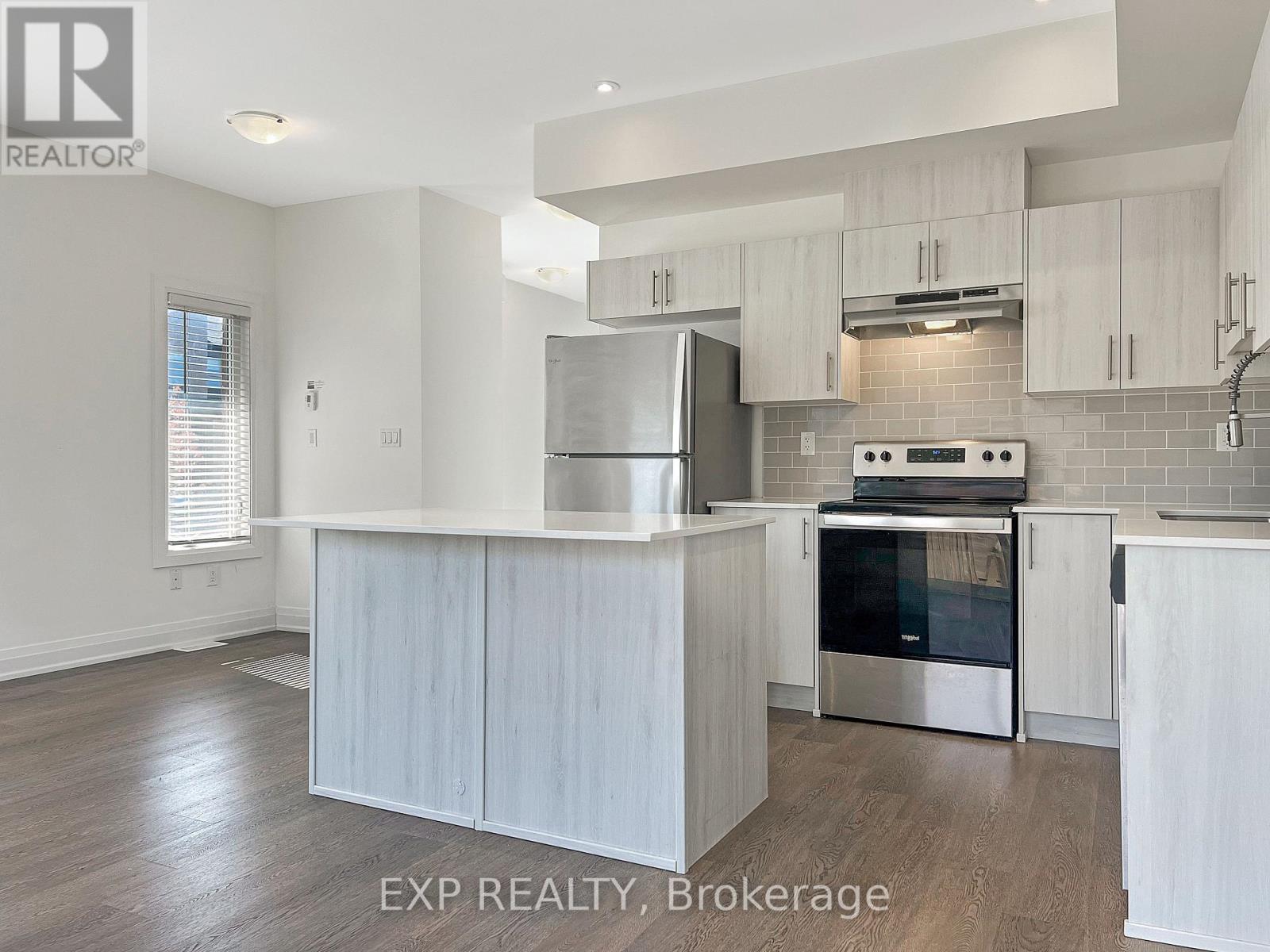 2 Haven Lane, Barrie, Ontario  L9J 0M4 - Photo 10 - S12883372