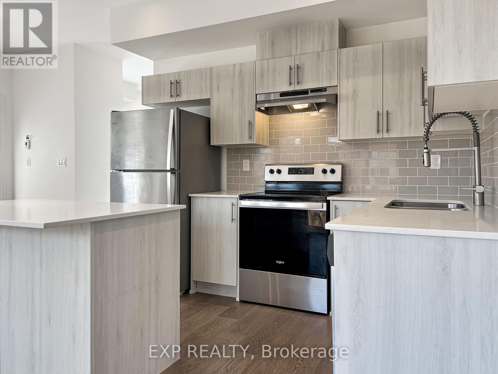 2 Haven Lane, Barrie, Ontario  L9J 0M4 - Photo 11 - S12883372