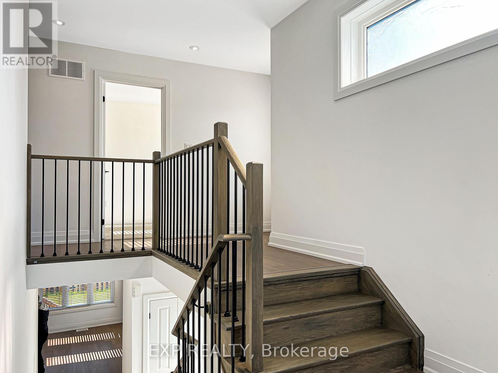 2 Haven Lane, Barrie, Ontario  L9J 0M4 - Photo 12 - S12883372