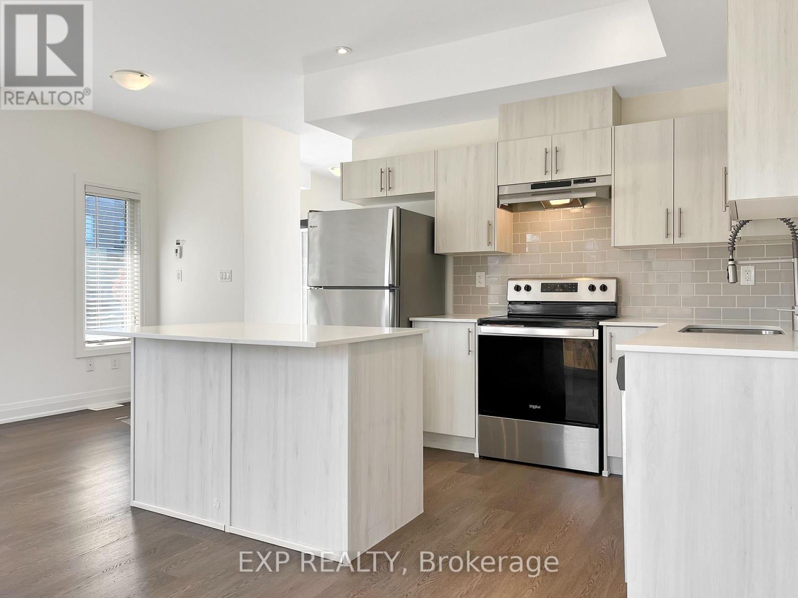 2 Haven Lane, Barrie, Ontario  L9J 0M4 - Photo 9 - S12883372