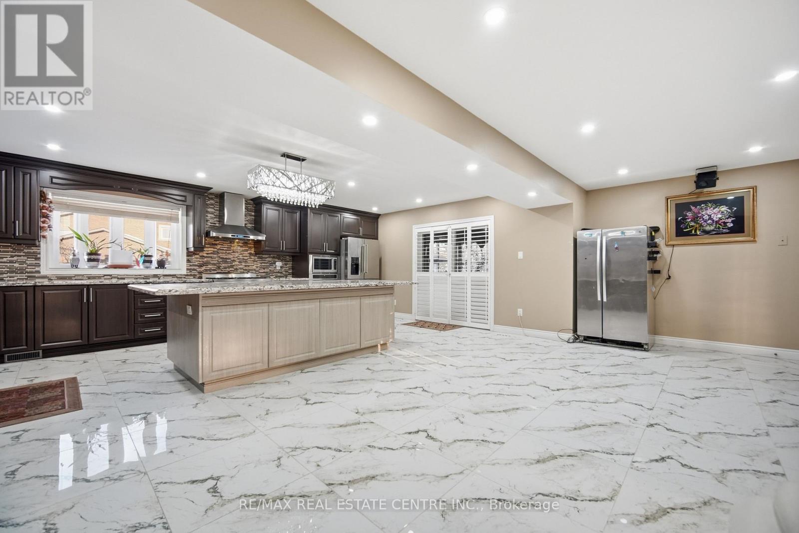 2555 Cynara Road, Mississauga, Ontario  L5B 2R5 - Photo 16 - W12883354