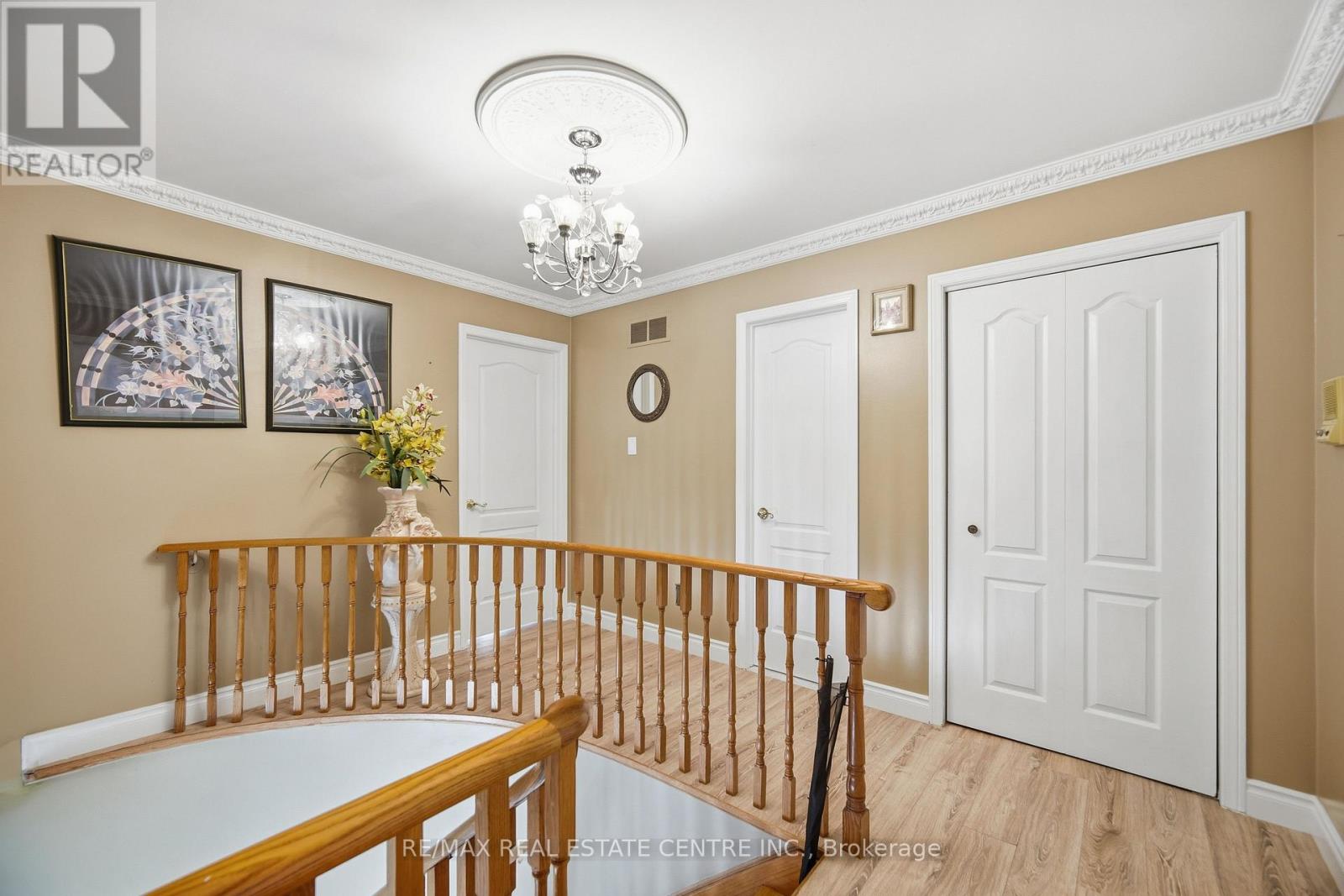 2555 Cynara Road, Mississauga, Ontario  L5B 2R5 - Photo 23 - W12883354