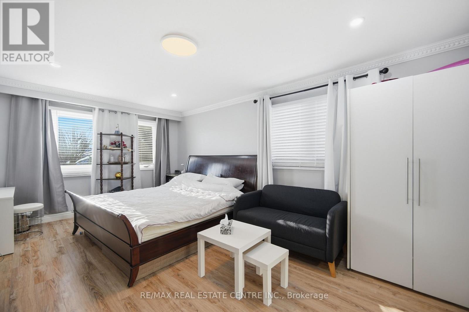 2555 Cynara Road, Mississauga, Ontario  L5B 2R5 - Photo 24 - W12883354