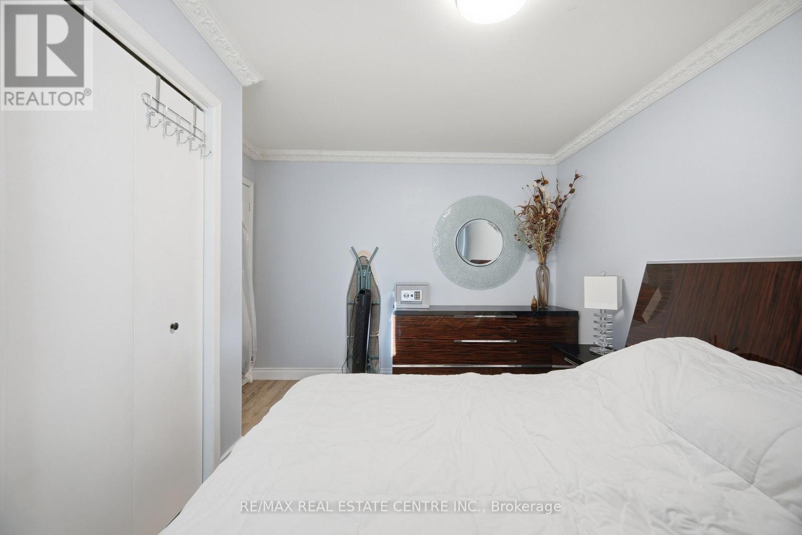 2555 Cynara Road, Mississauga, Ontario  L5B 2R5 - Photo 30 - W12883354