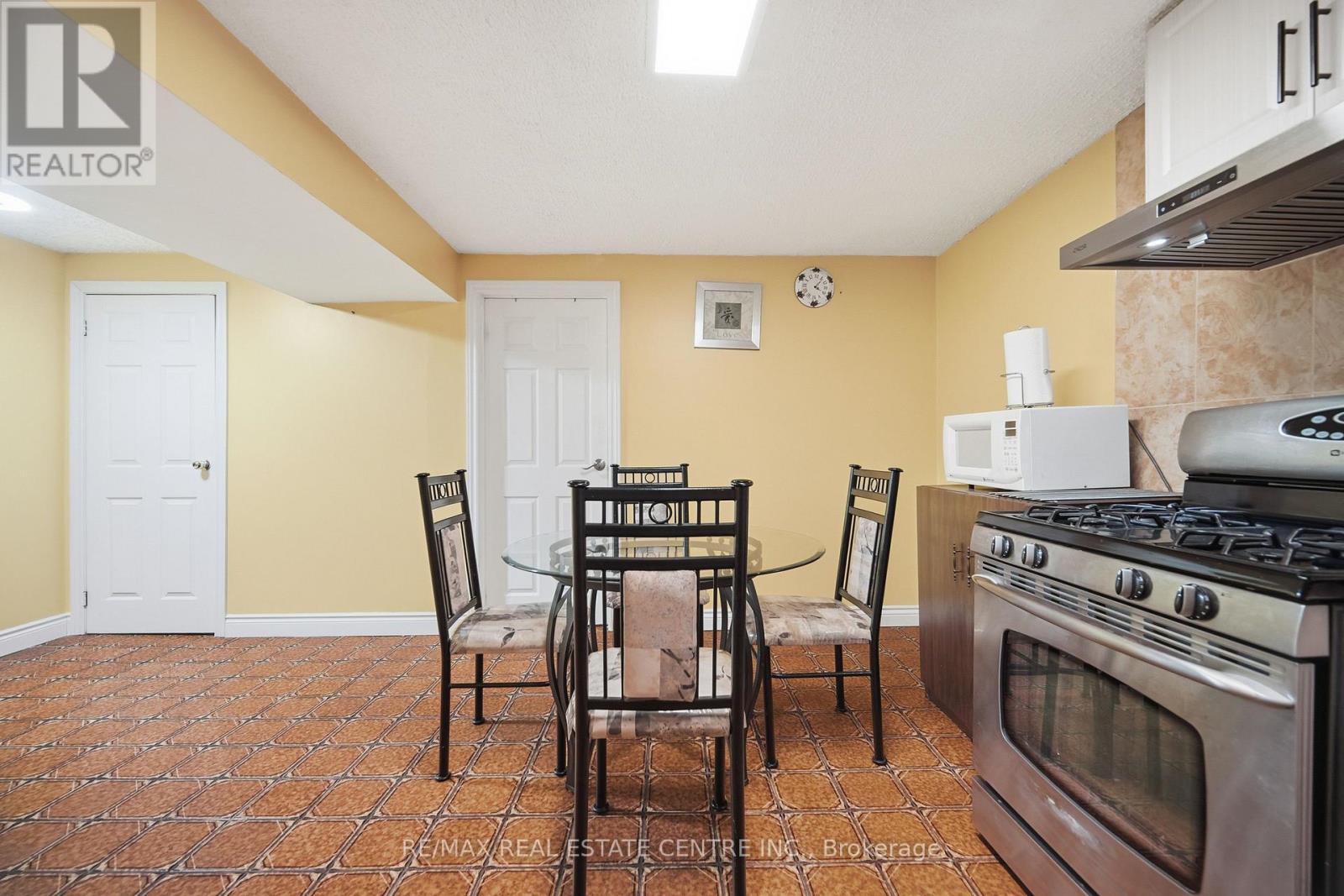 2555 Cynara Road, Mississauga, Ontario  L5B 2R5 - Photo 39 - W12883354