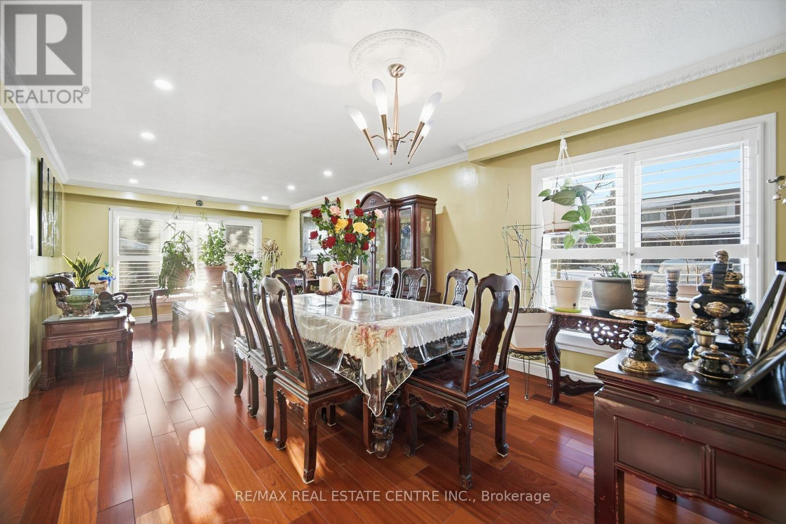 2555 Cynara Road, Mississauga, Ontario  L5B 2R5 - Photo 8 - W12883354