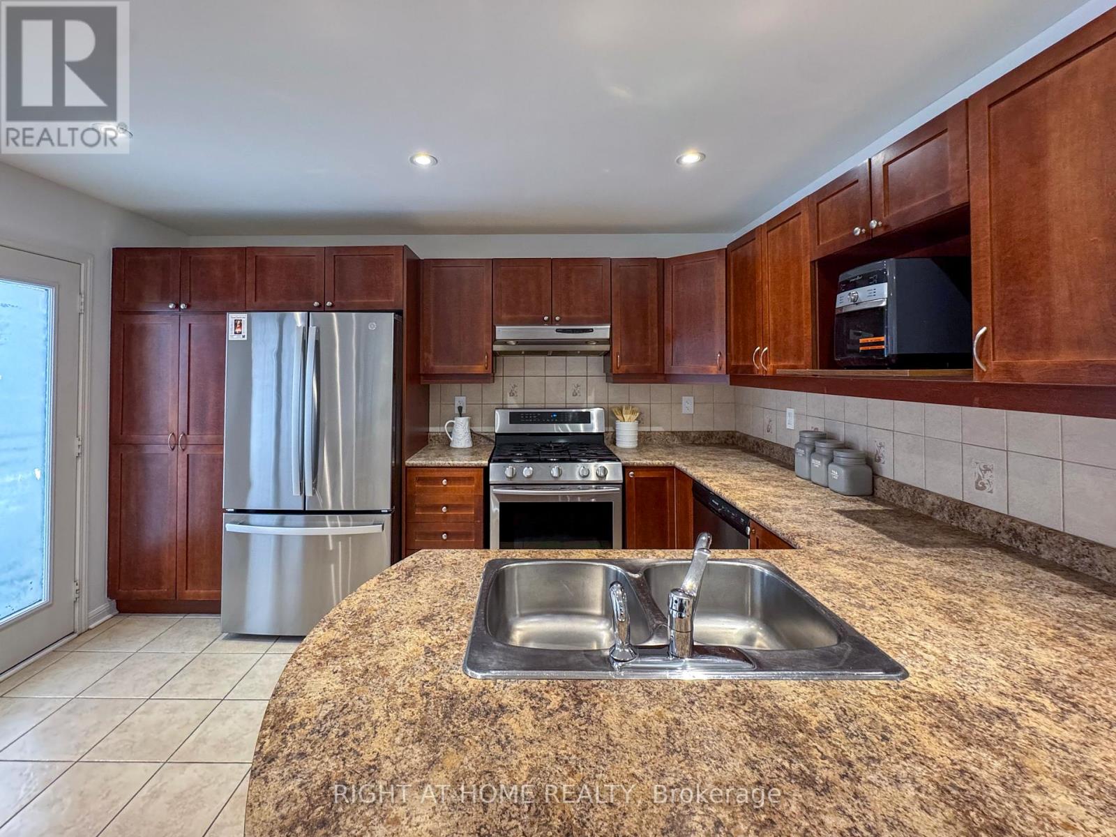 842 Fourth Line, Milton, Ontario  L9T 6M5 - Photo 13 - W12883360