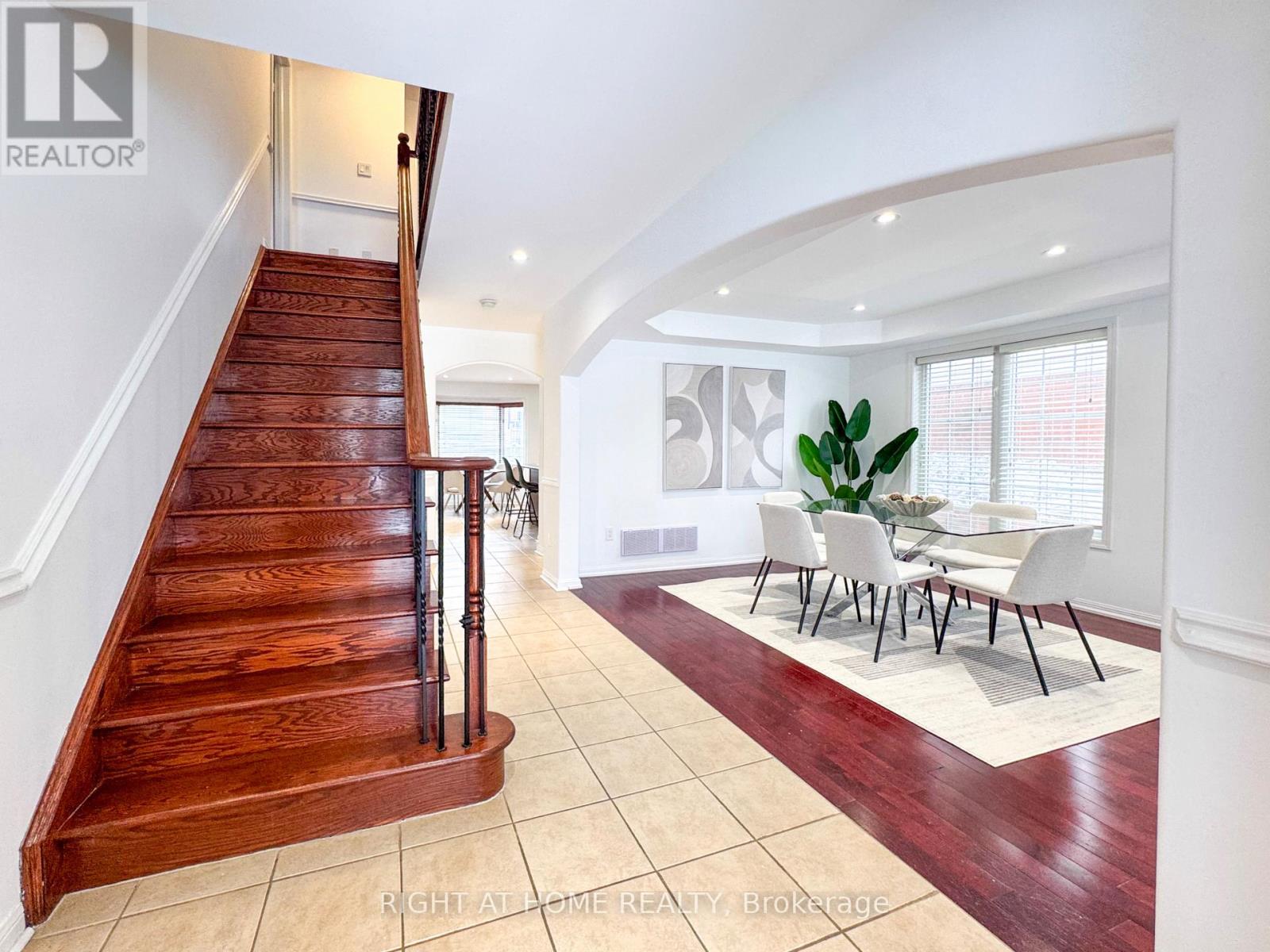 842 Fourth Line, Milton, Ontario  L9T 6M5 - Photo 5 - W12883360