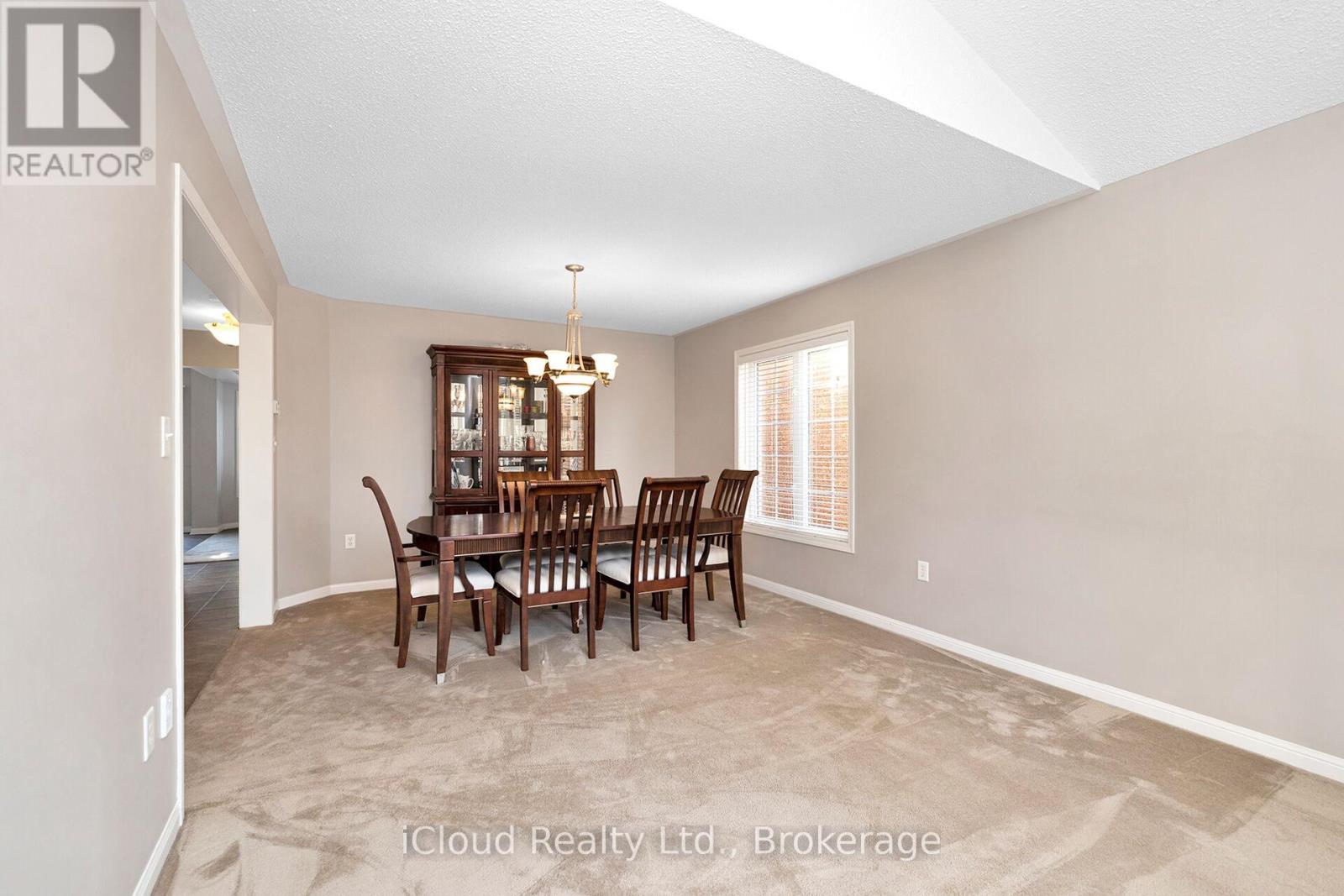 11 Bonavista Drive, Brampton, Ontario  L6X 0N2 - Photo 9 - W12883388