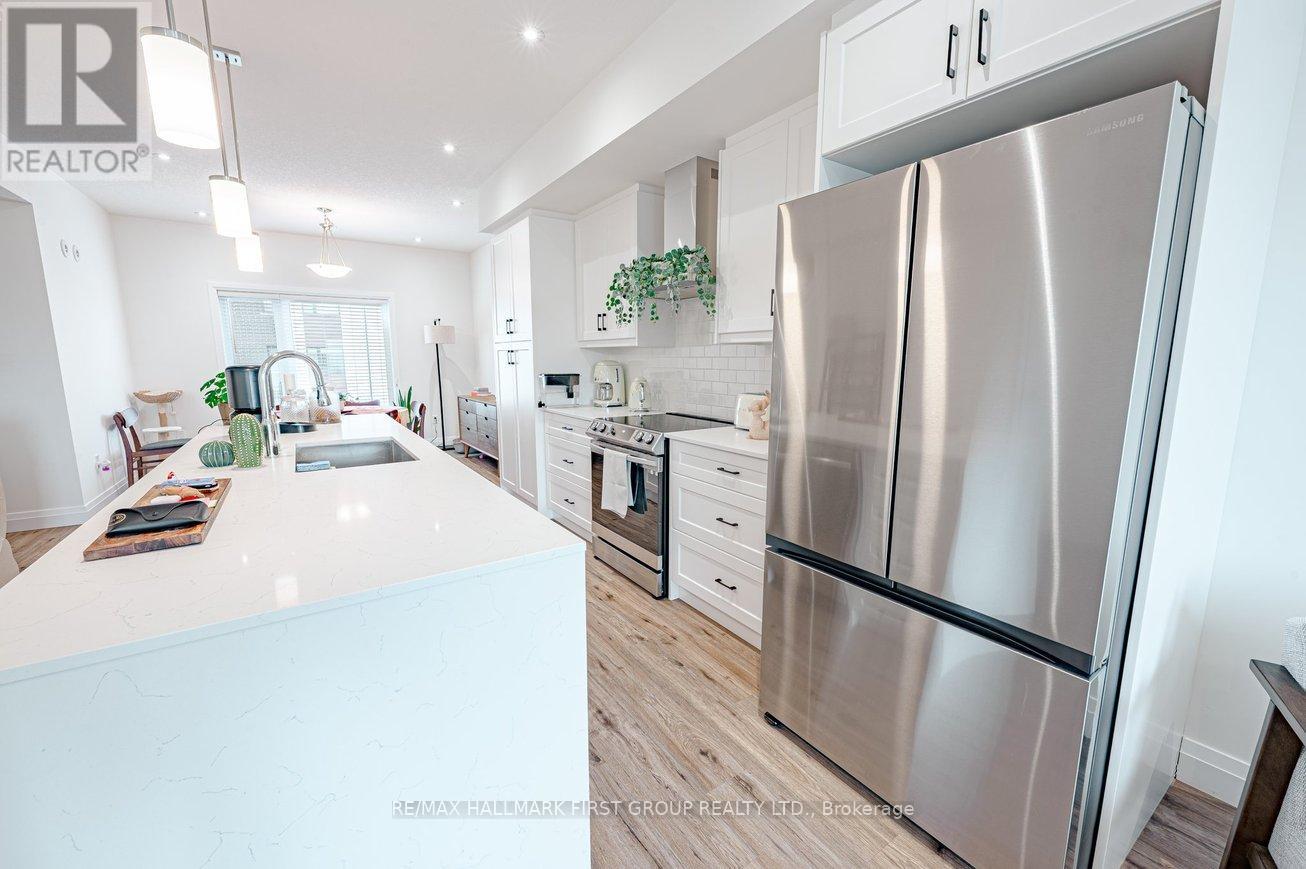 12 Lily Lane, Guelph, Ontario  N1L 0R2 - Photo 11 - X12883356