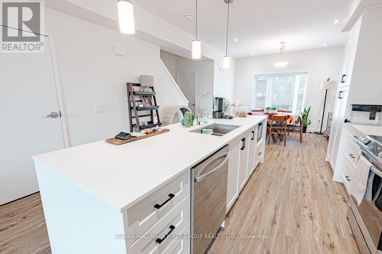 12 Lily Lane, Guelph, Ontario  N1L 0R2 - Photo 6 - X12883356