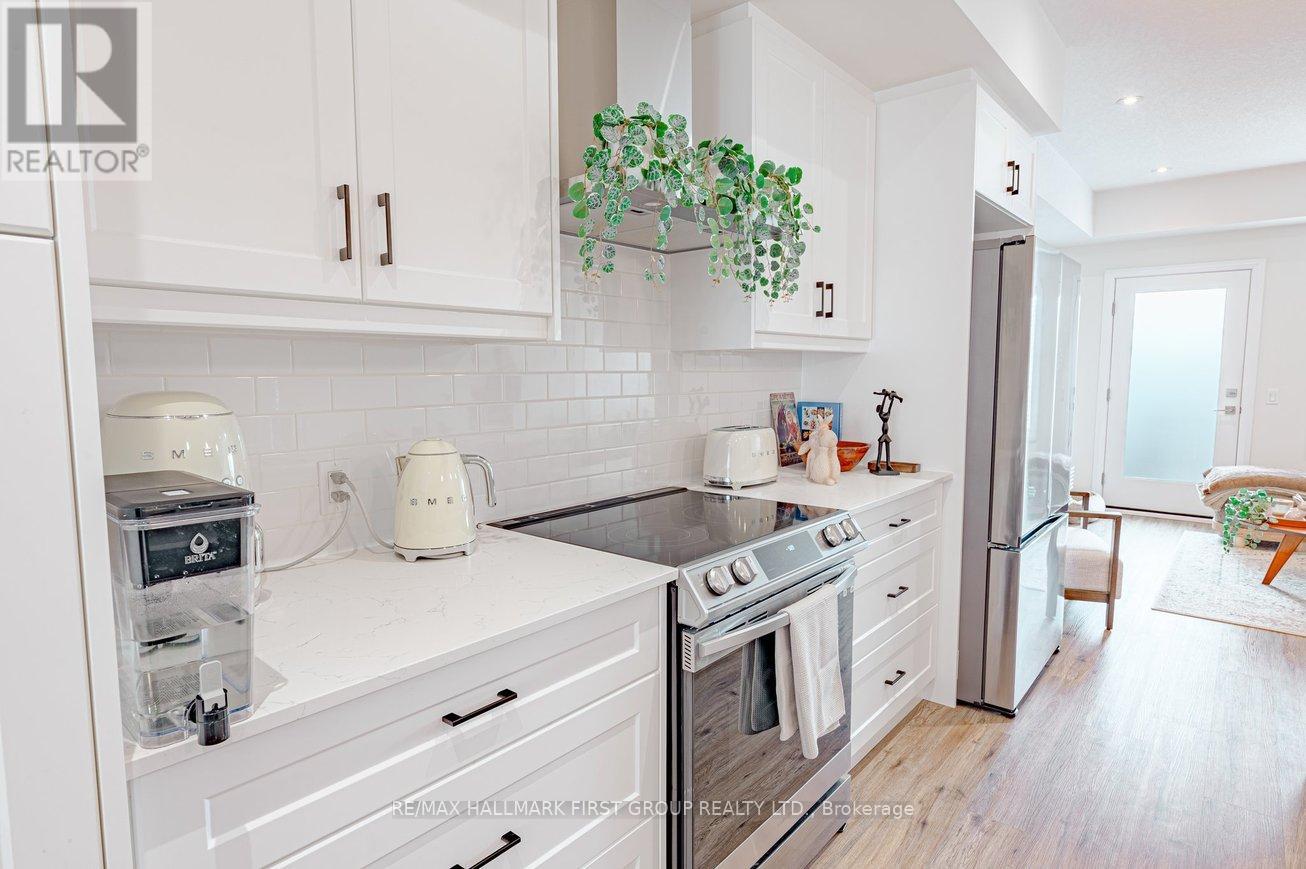 12 Lily Lane, Guelph, Ontario  N1L 0R2 - Photo 7 - X12883356