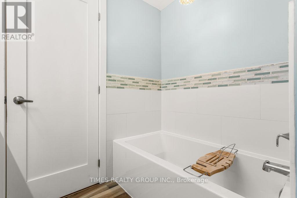 198 Cullum Court, Burlington, Ontario  L7T 4A9 - Photo 20 - W12865074