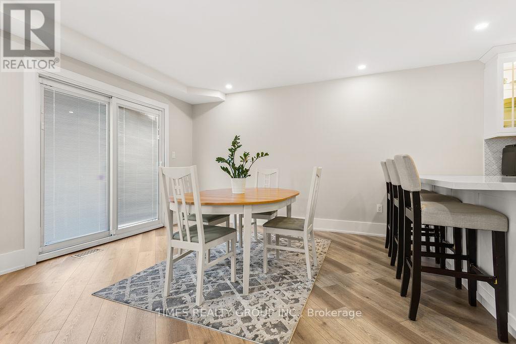 198 Cullum Court, Burlington, Ontario  L7T 4A9 - Photo 9 - W12865074