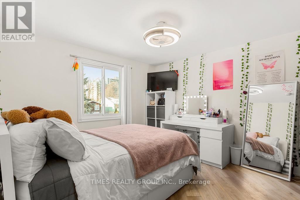 198 Cullum Court, Burlington, Ontario  L7T 4A9 - Photo 18 - W12865074