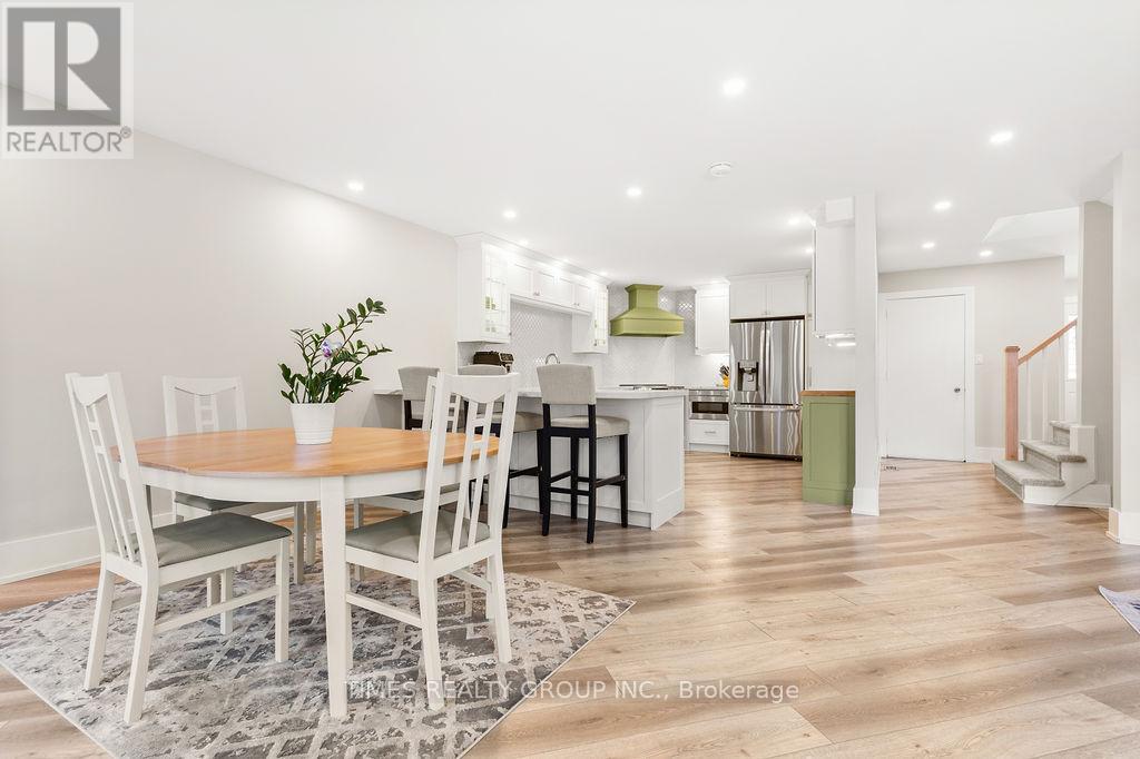 198 Cullum Court, Burlington, Ontario  L7T 4A9 - Photo 4 - W12865074