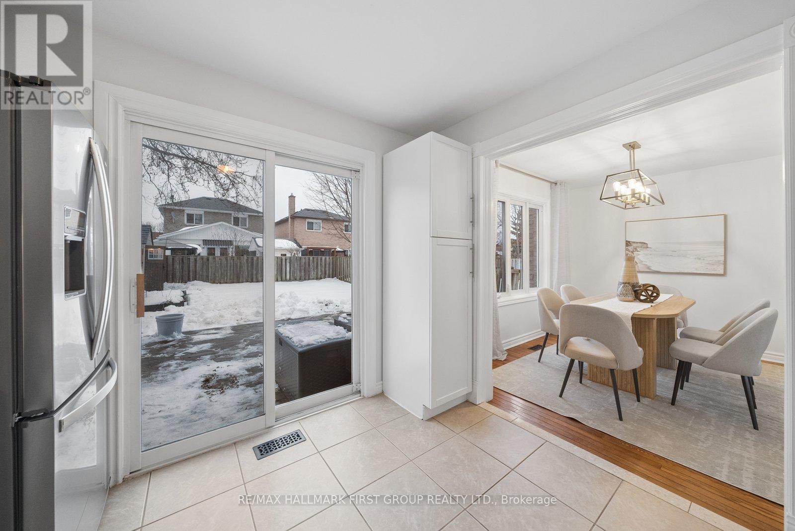 621 Beckworth Square, Pickering (Amberlea), Ontario  L1V 3X3 - Photo 11 - E12792310