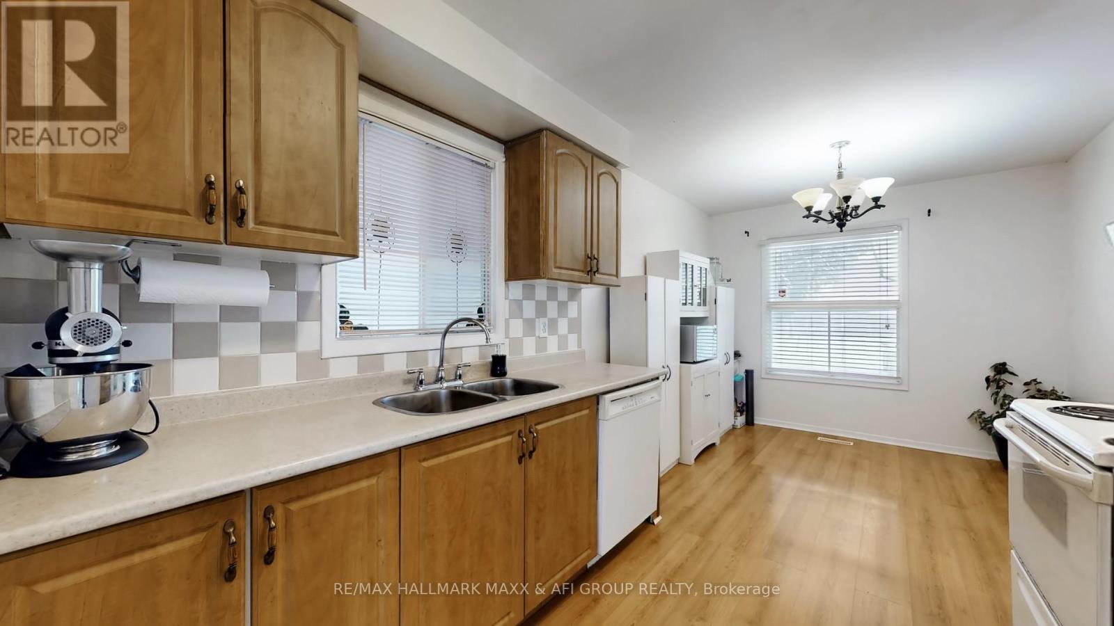 13 Don Head Village Boulevard, Richmond Hill, Ontario  L4C 7M3 - Photo 13 - N12878958