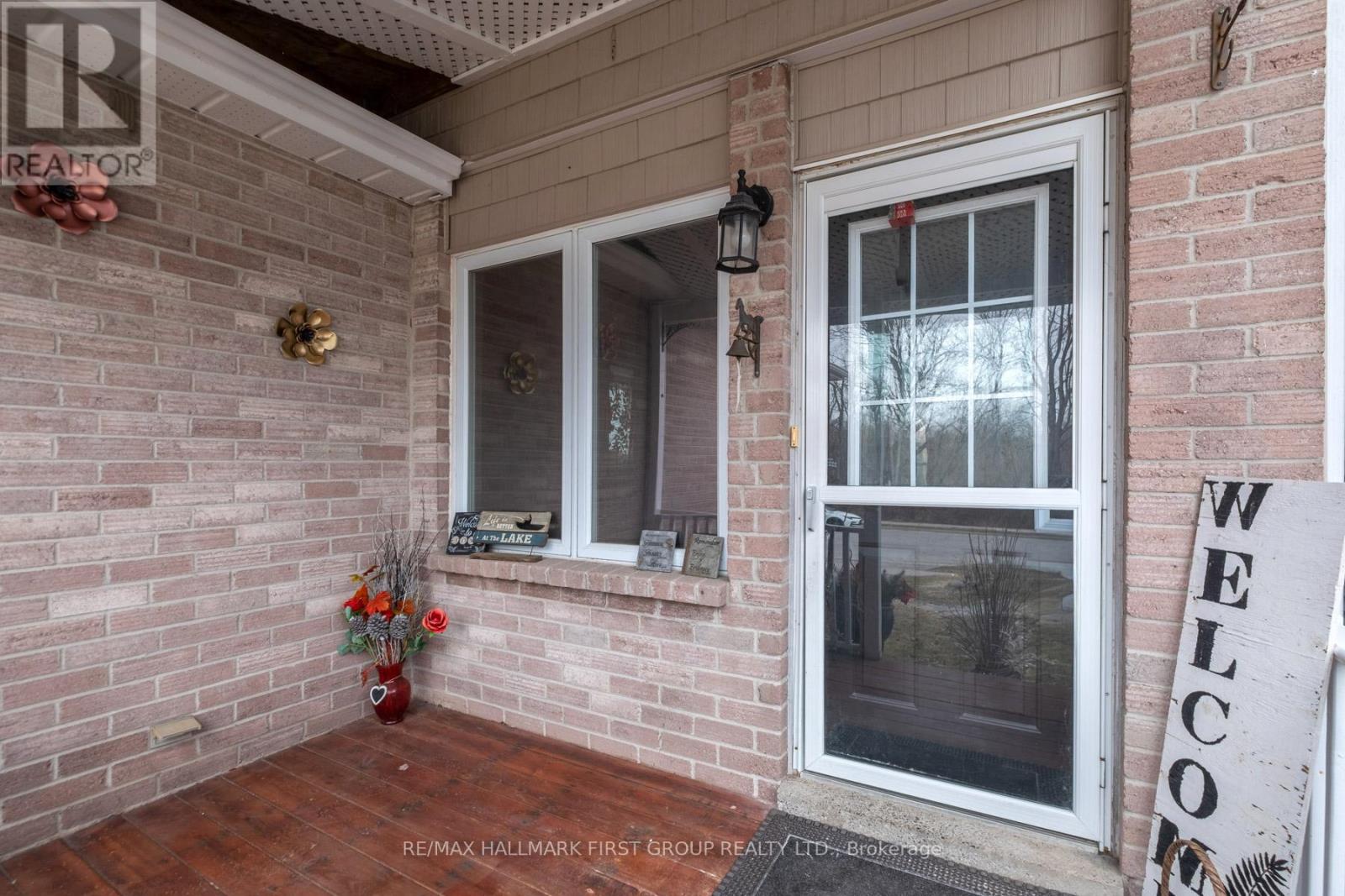 1456 Valley Drive, Oshawa, Ontario  L1J 7Z3 - Photo 2 - E12883402