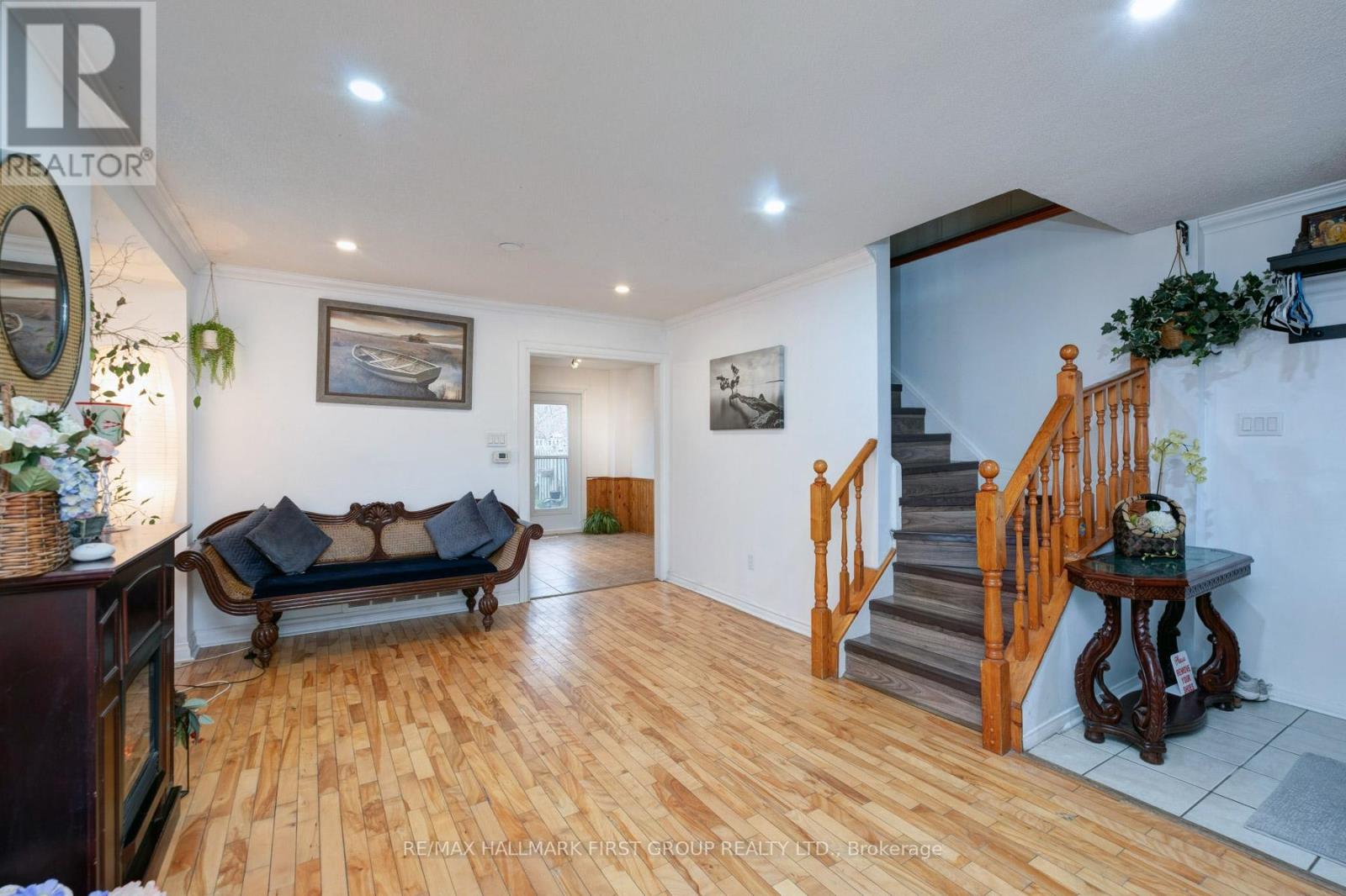 1456 Valley Drive, Oshawa, Ontario  L1J 7Z3 - Photo 4 - E12883402