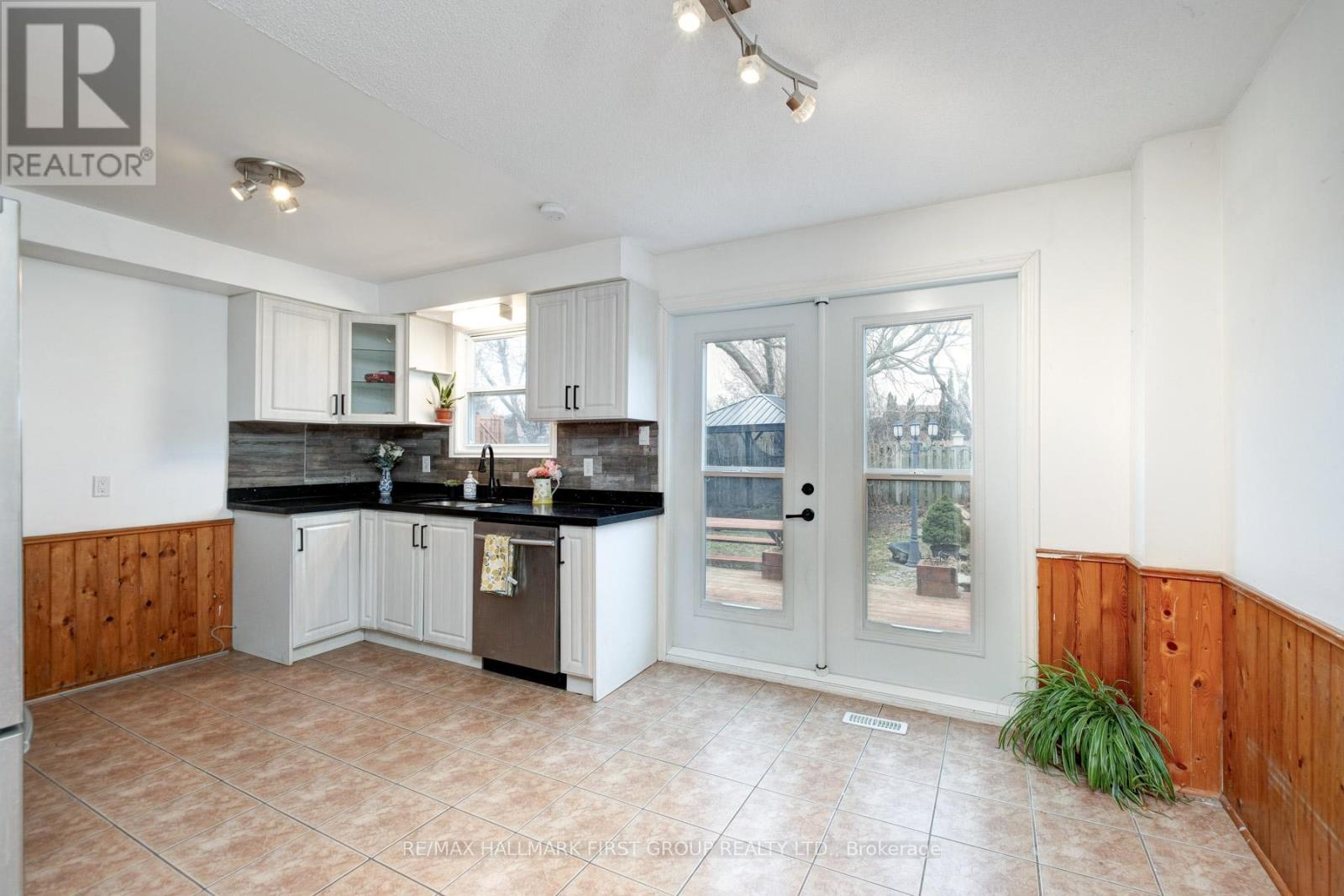 1456 Valley Drive, Oshawa, Ontario  L1J 7Z3 - Photo 6 - E12883402