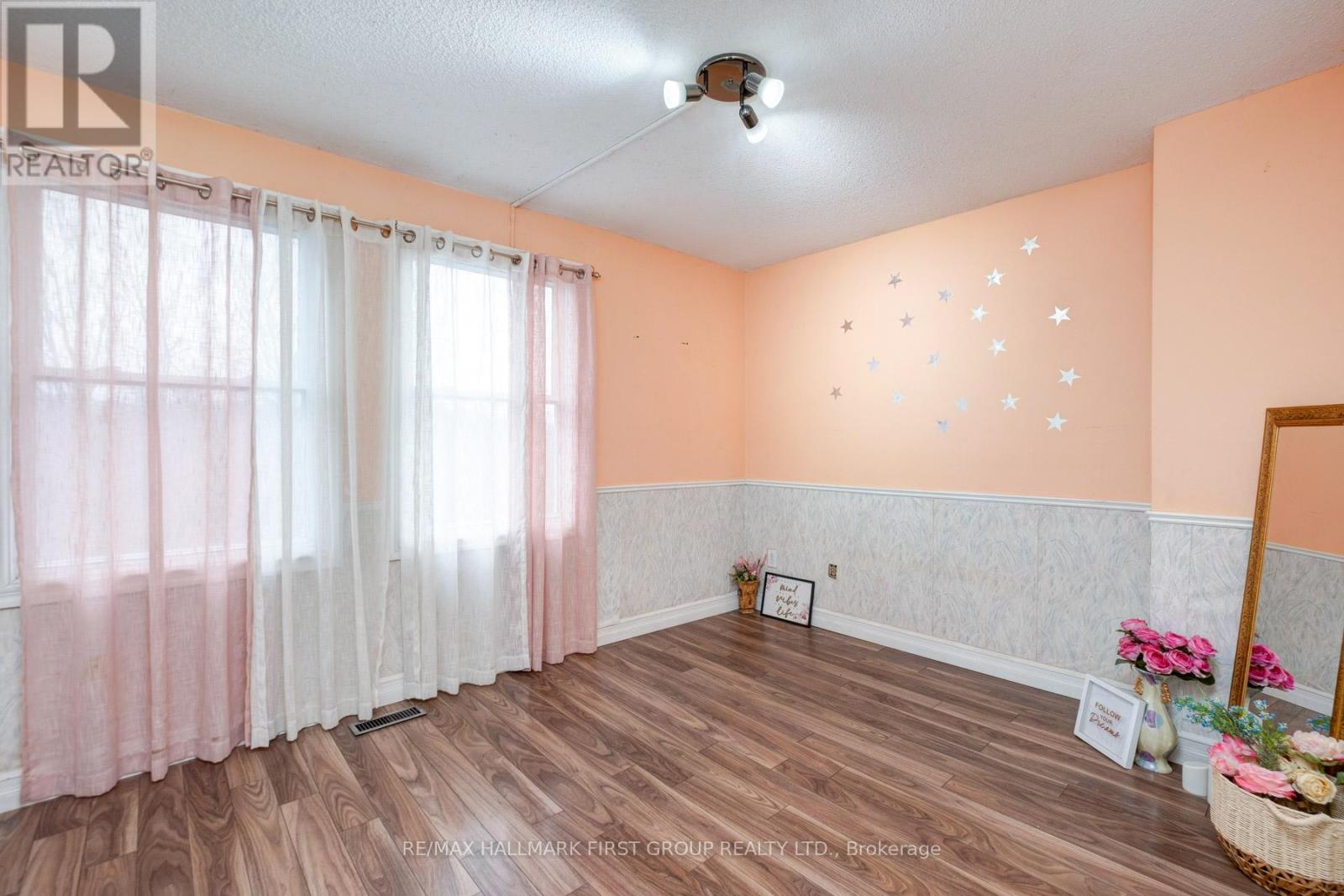 1456 Valley Drive, Oshawa, Ontario  L1J 7Z3 - Photo 9 - E12883402