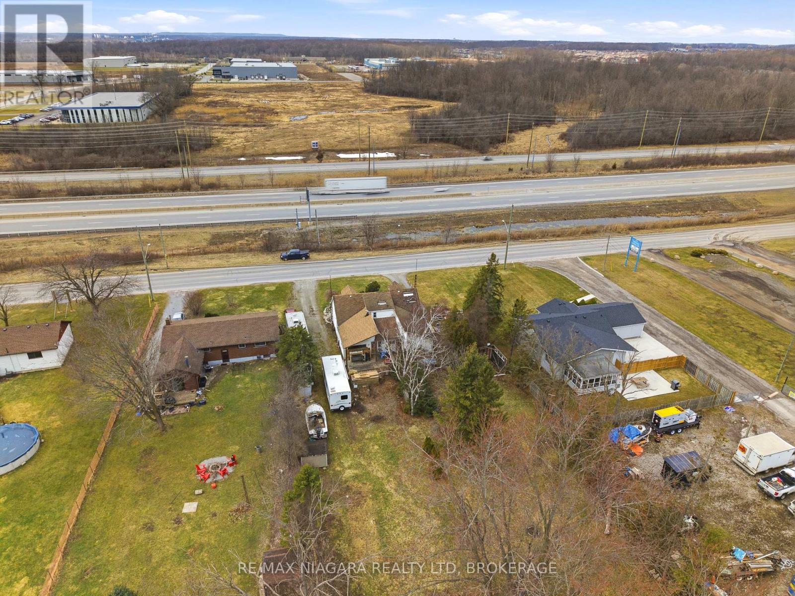 8356 Oakwood Drive, Niagara Falls, Ontario  L2E 6S5 - Photo 6 - X12871144