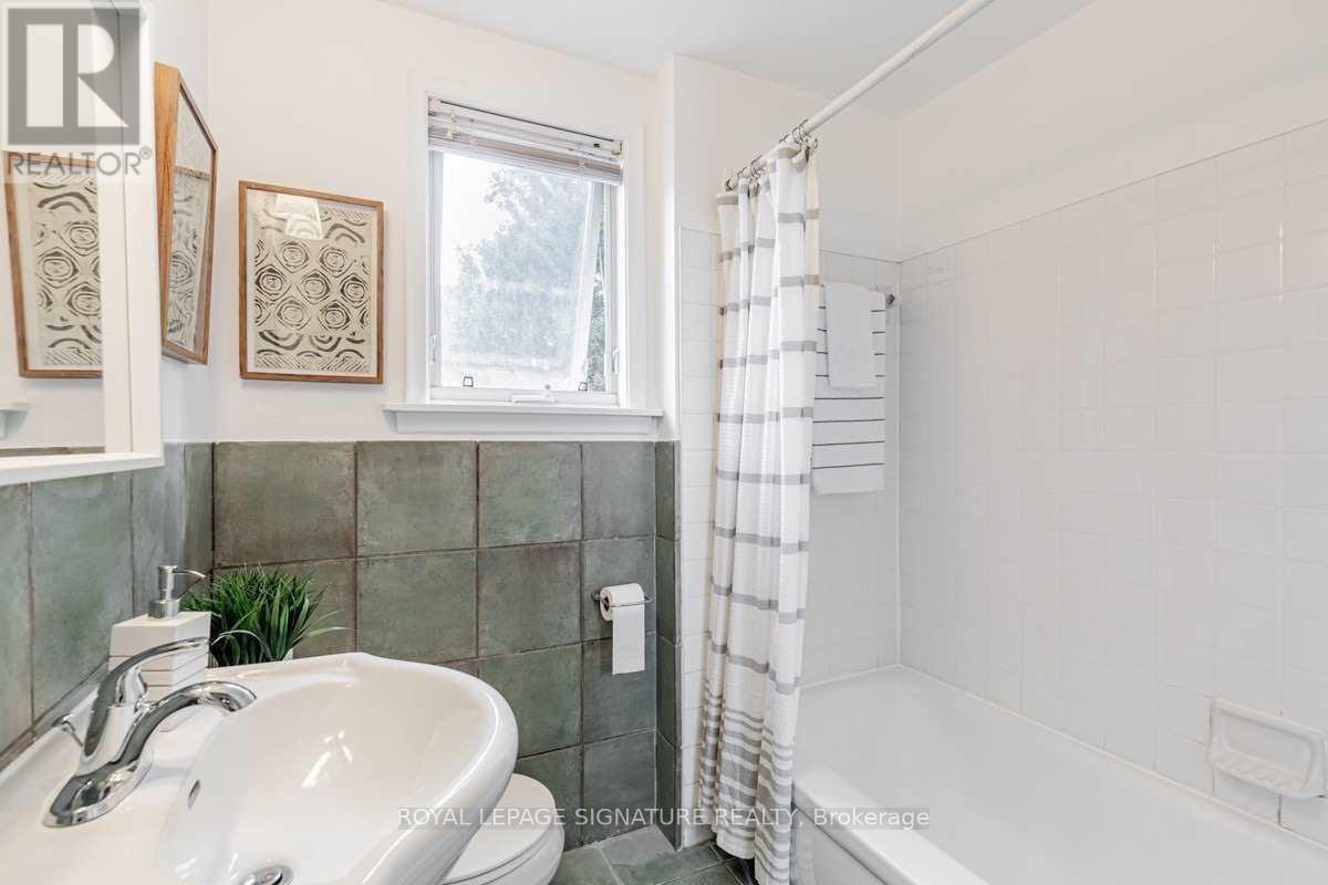 Upper - 179 Clonmore Drive, Toronto, Ontario  M1N 1Y2 - Photo 11 - E12883410