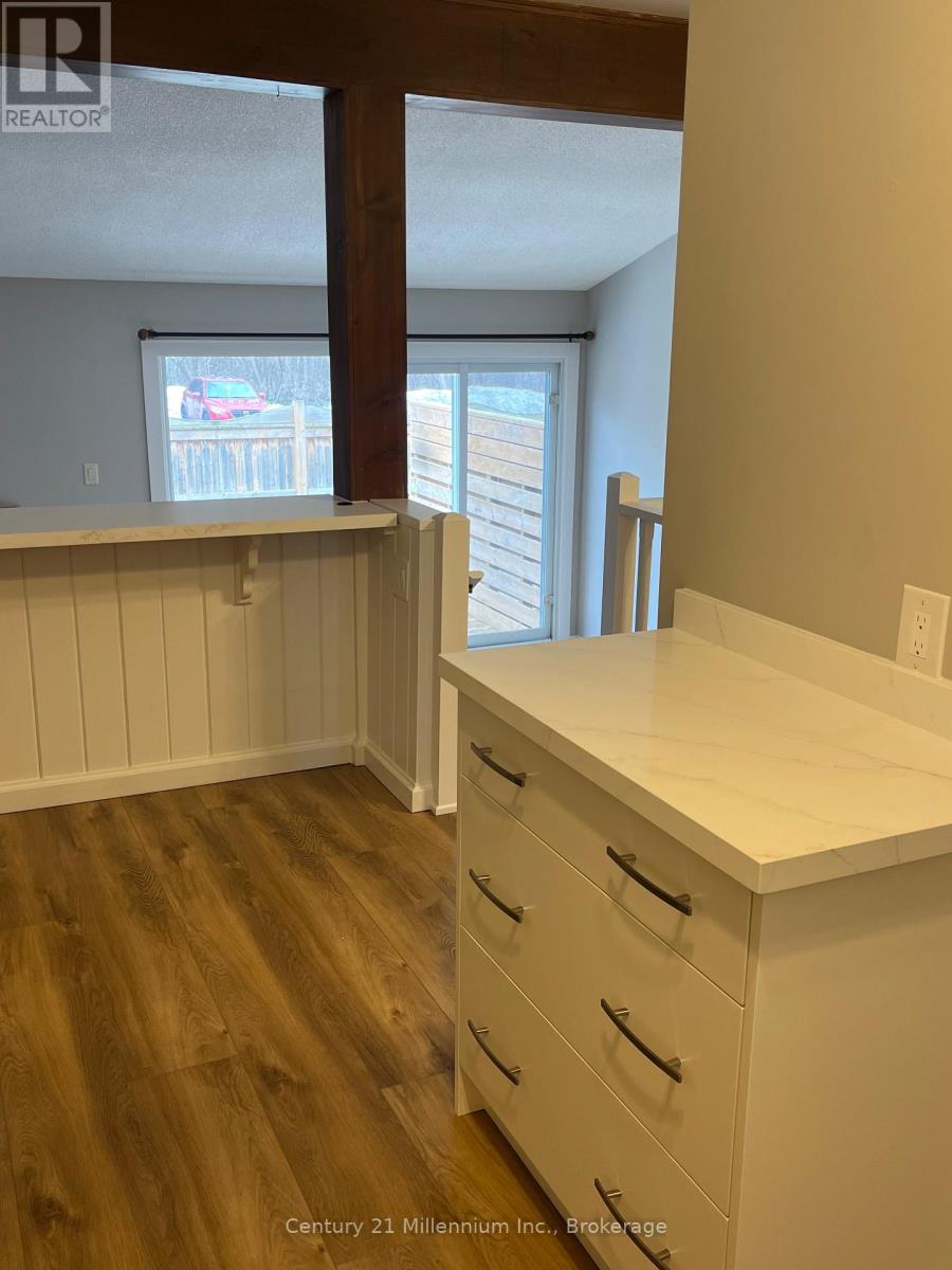 601 Tenth Street, Collingwood, Ontario  L9Y 4K6 - Photo 12 - S12883414