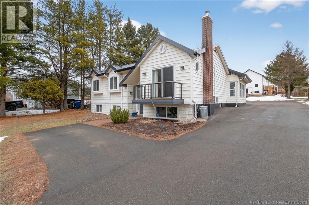 1828 Amirault Street, Dieppe, New Brunswick  E1A 7J8 - Photo 2 - NB135032