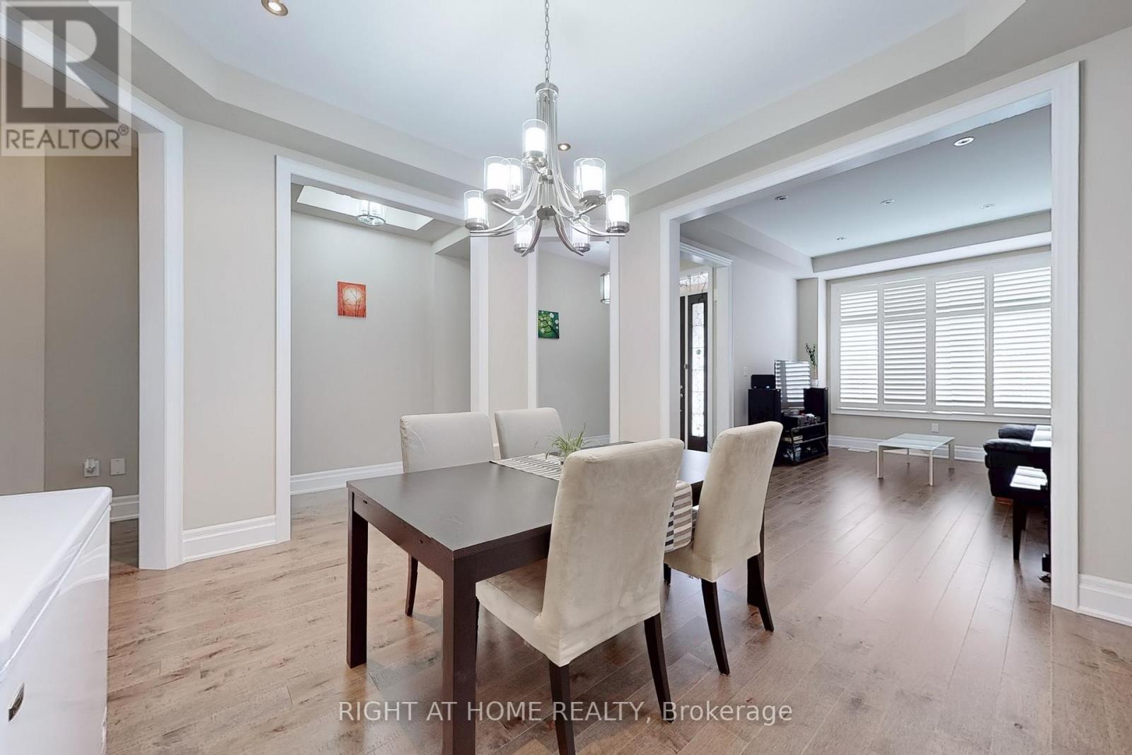 421 Ginger Gate N, Oakville, Ontario  L6M 1N2 - Photo 8 - W12883404