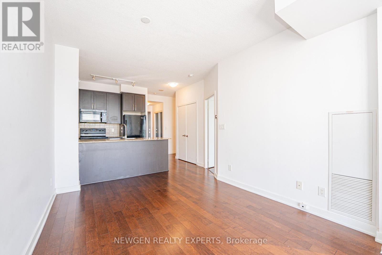 2908 - 4070 Confederation Parkway, Mississauga, Ontario  L5B 0E9 - Photo 44 - W12883408