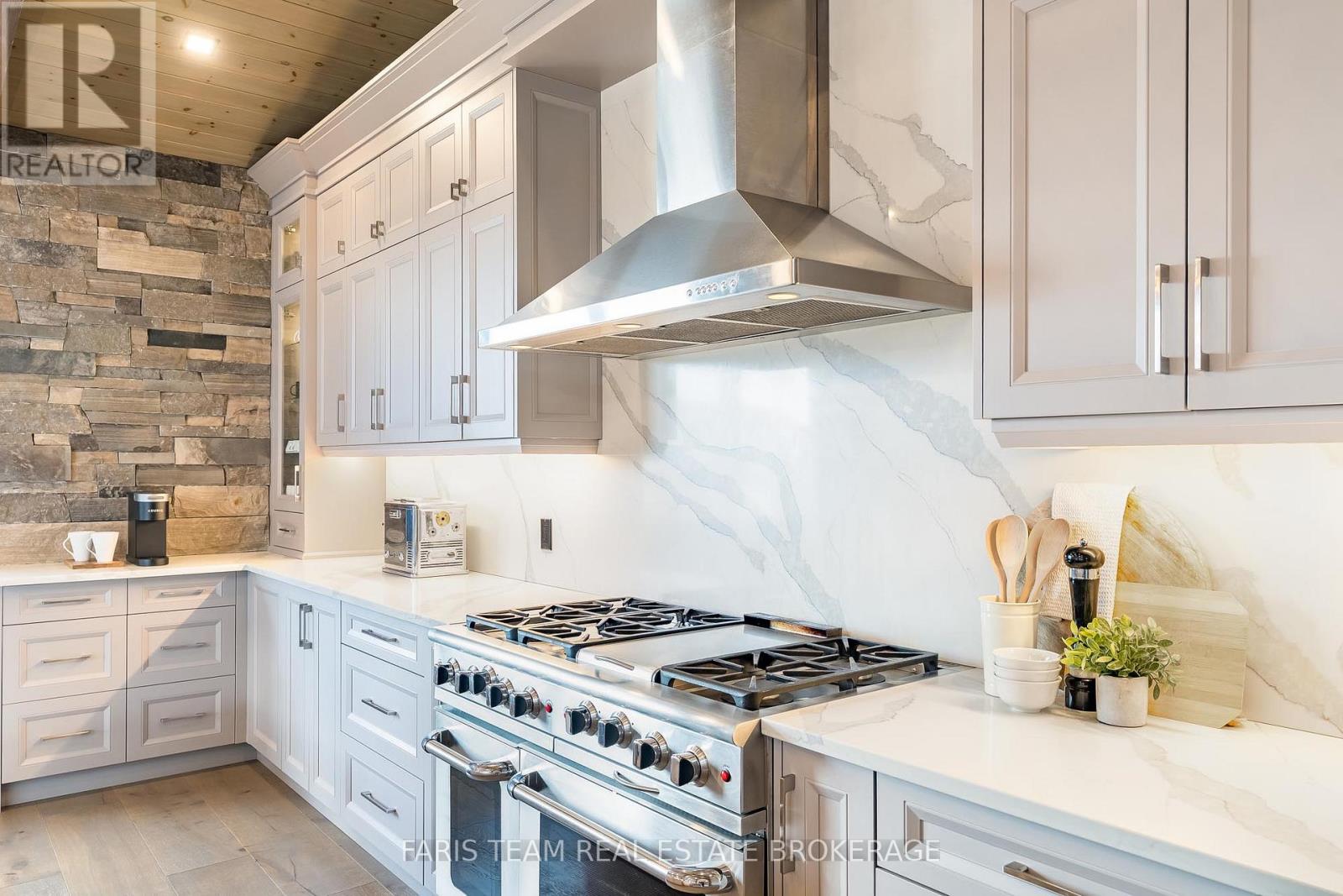 116 Arnot Crescent, Blue Mountains, Ontario  L9Y 0Z8 - Photo 6 - X12883430