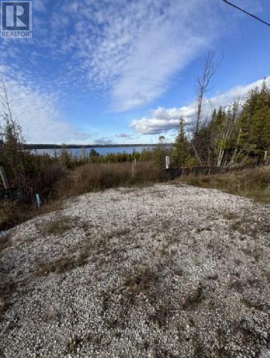 147 Wilson Drive, Georgian Bluffs, Ontario  N0H 2T0 - Photo 2 - X12883432