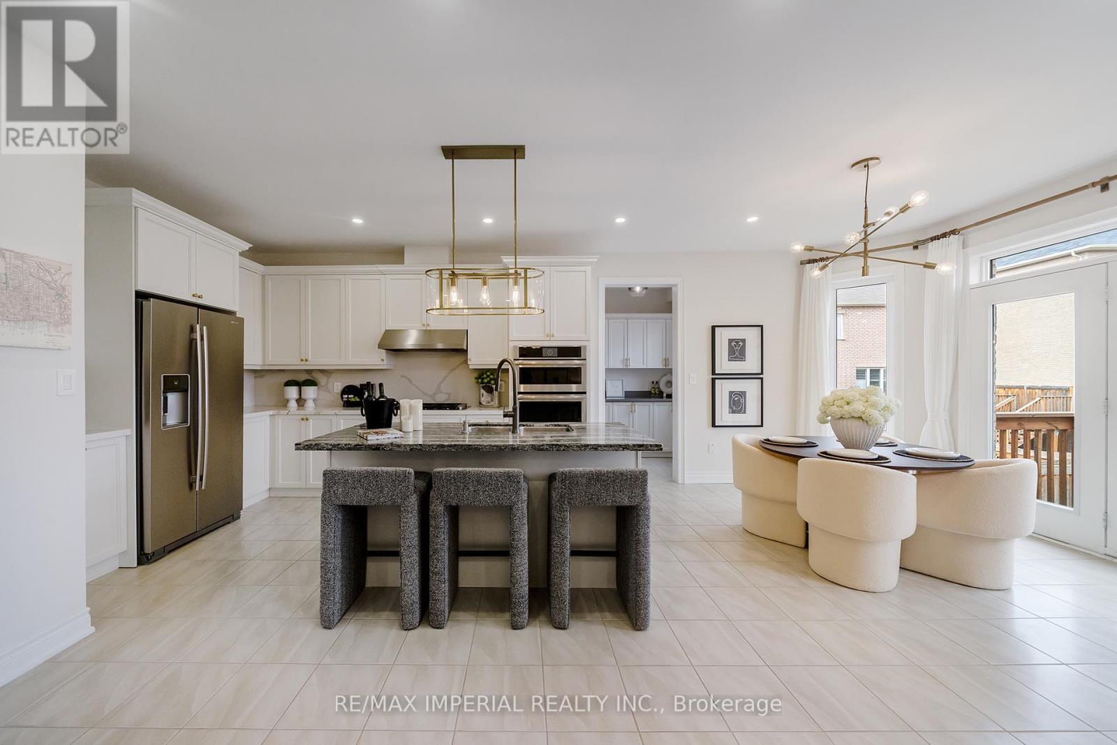 16 Boland Court, Aurora, Ontario  L4G 0W6 - Photo 10 - N12874196