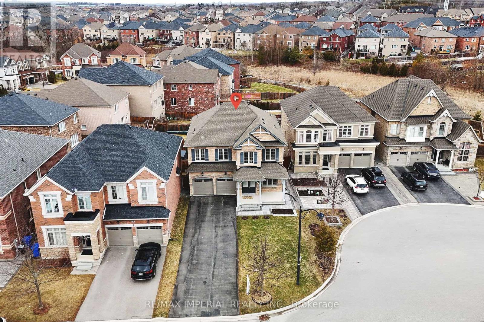 16 Boland Court, Aurora, Ontario  L4G 0W6 - Photo 3 - N12874196