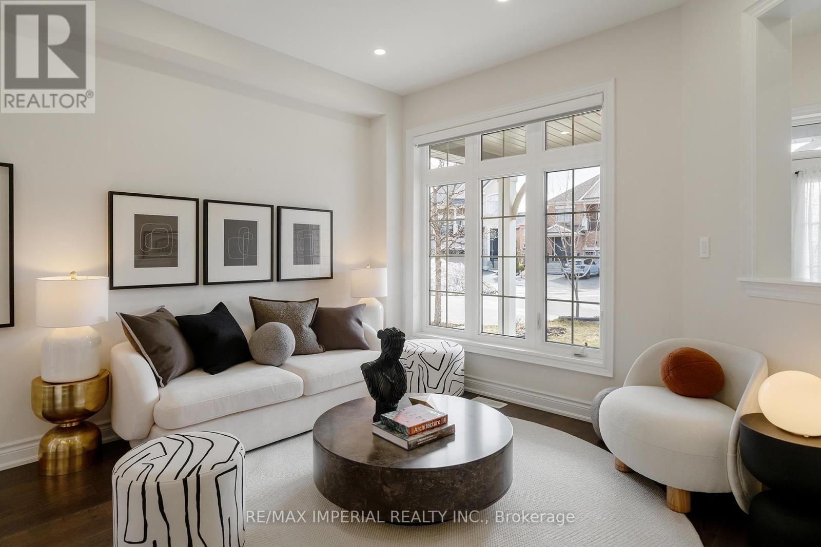 16 Boland Court, Aurora, Ontario  L4G 0W6 - Photo 6 - N12874196