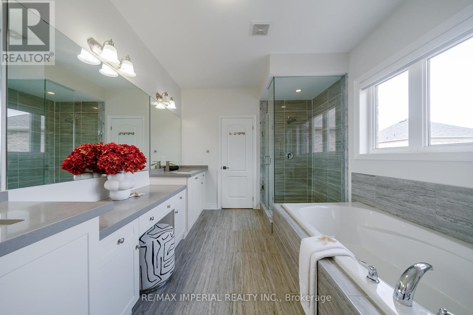 16 Boland Court, Aurora, Ontario  L4G 0W6 - Photo 26 - N12874196