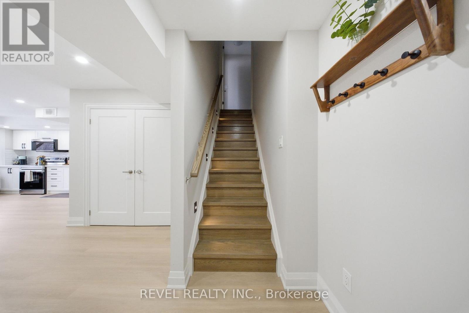 69 Pine Gate Place, Whitby (Williamsburg), Ontario  L1R 0S2 - Photo 3 - E12883478