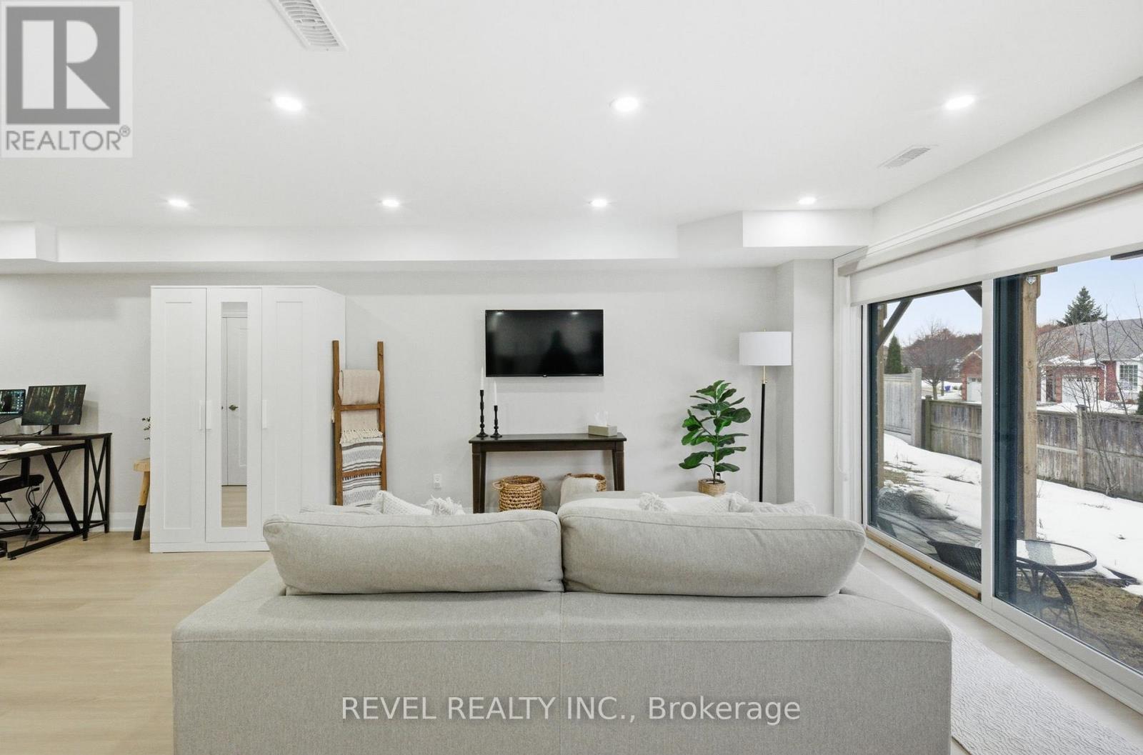 69 Pine Gate Place, Whitby (Williamsburg), Ontario  L1R 0S2 - Photo 6 - E12883478