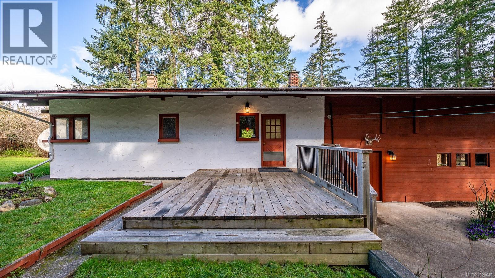 415 Holiday Rd, Fanny Bay, British Columbia  V0R 1W0 - Photo 10 - 1028048