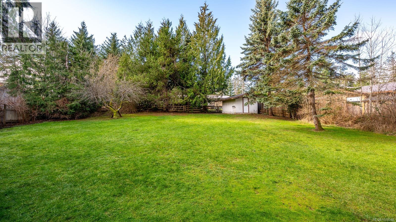 415 Holiday Rd, Fanny Bay, British Columbia  V0R 1W0 - Photo 15 - 1028048