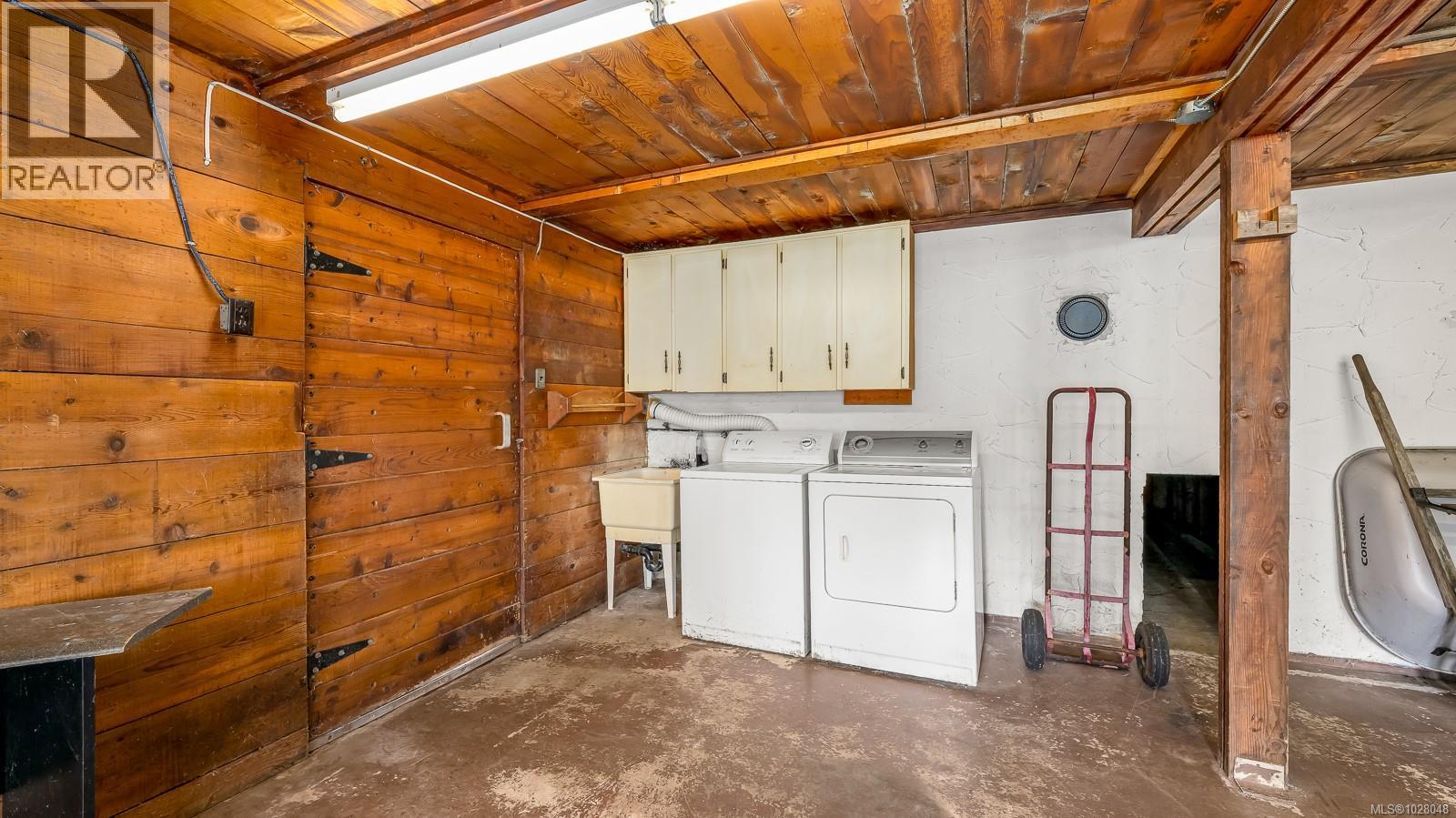 415 Holiday Rd, Fanny Bay, British Columbia  V0R 1W0 - Photo 43 - 1028048